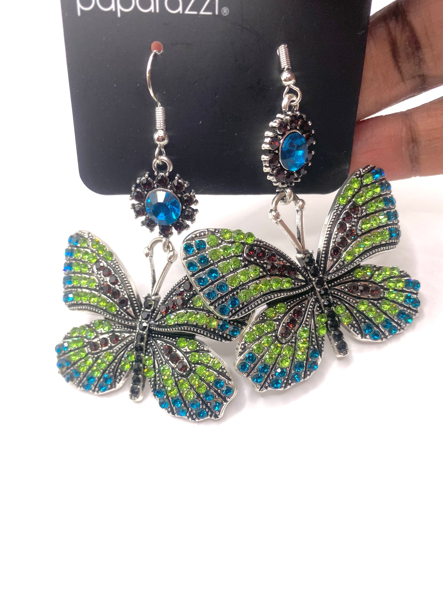 Fluttering Feature Green Earrings