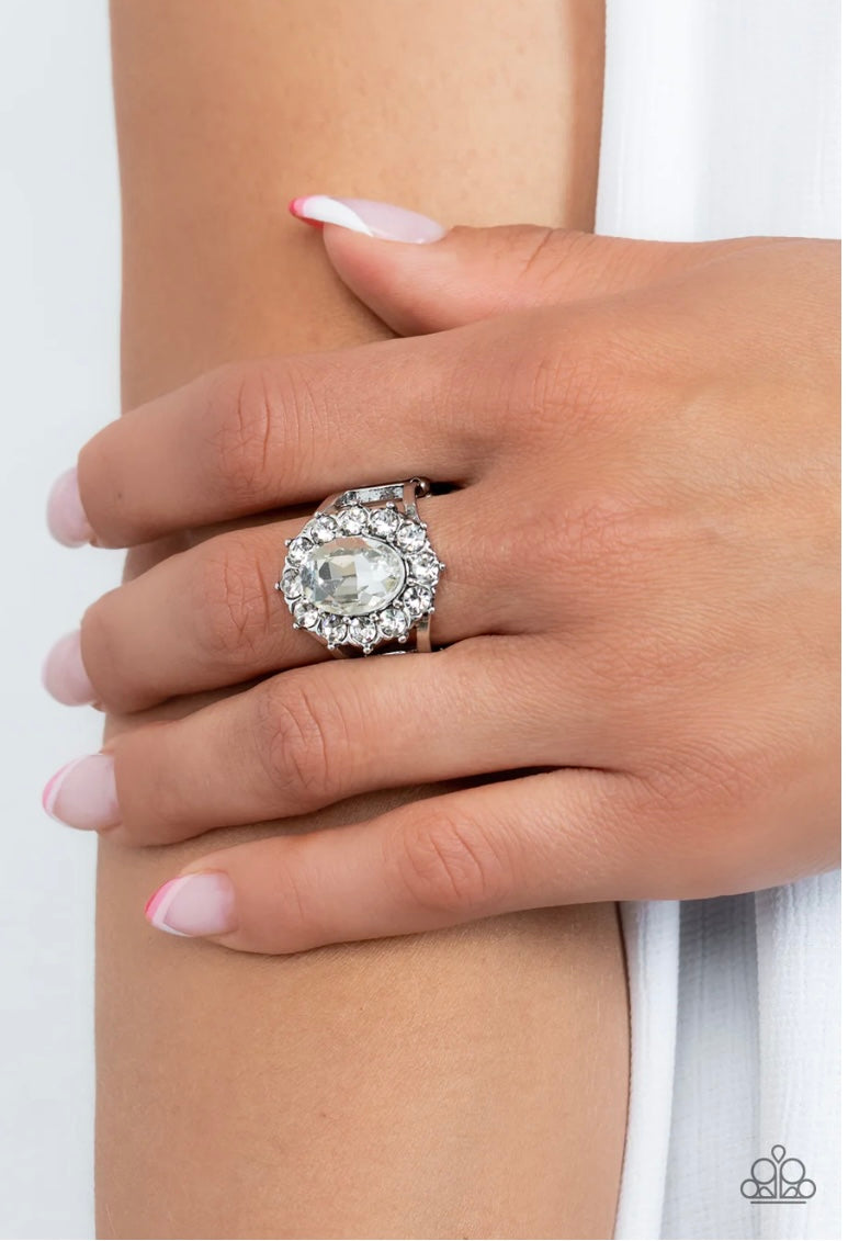 Moxie Magic - white - Paparazzi ring